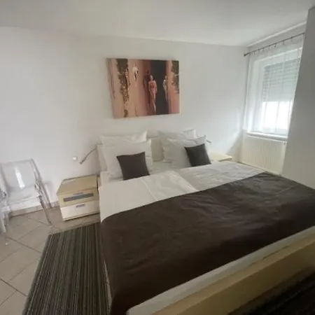 Haus Lorenz, * Immenstaad am Bodensee