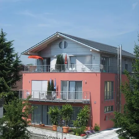 Haus Lorenz, * Immenstaad am Bodensee